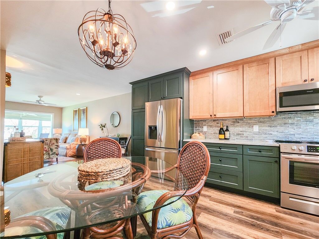 Property Photo:  2800 Indian River Boulevard 8M  FL 32960 