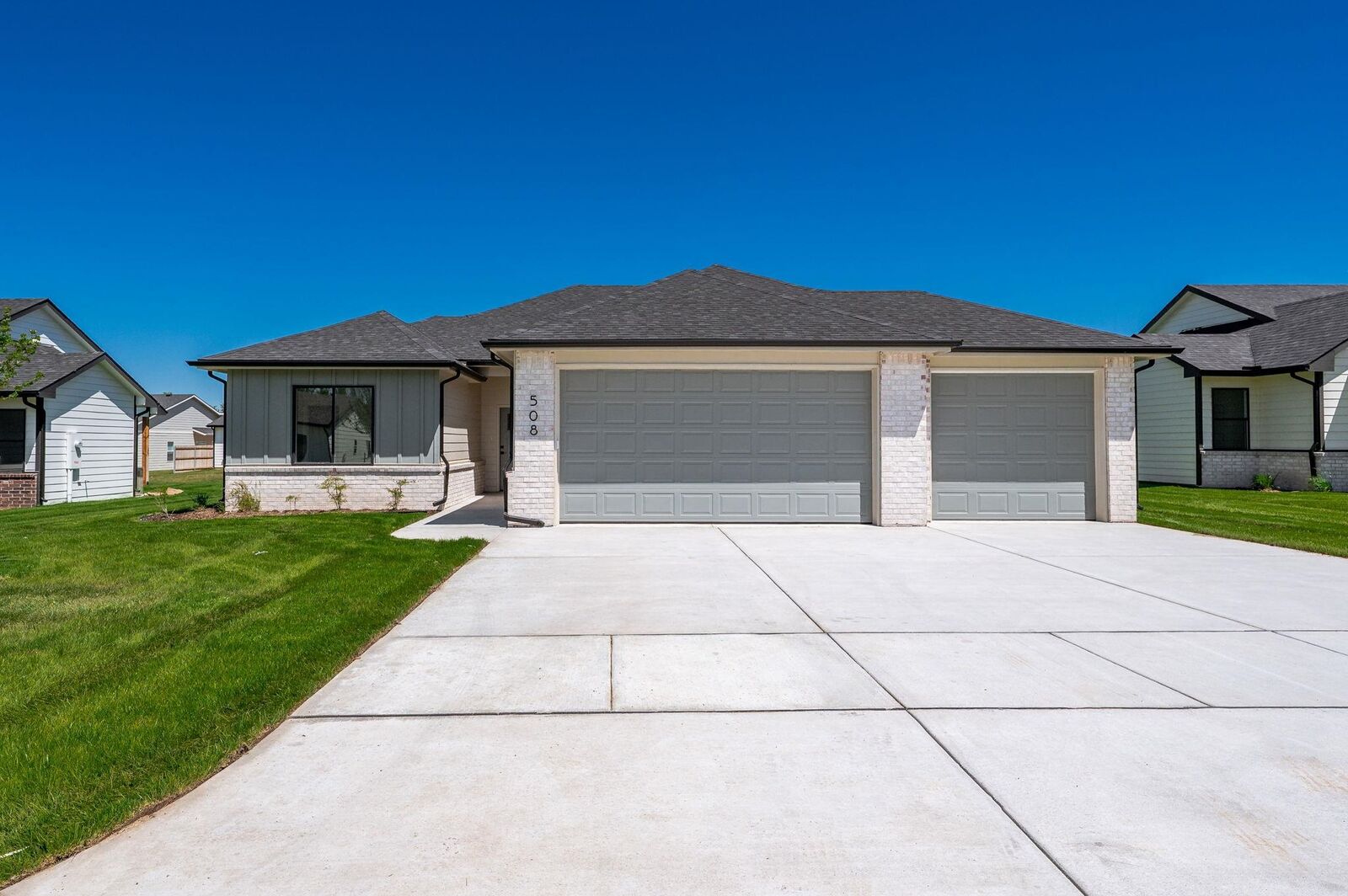 Property Photo: 508 E Elmwood St KS 67147