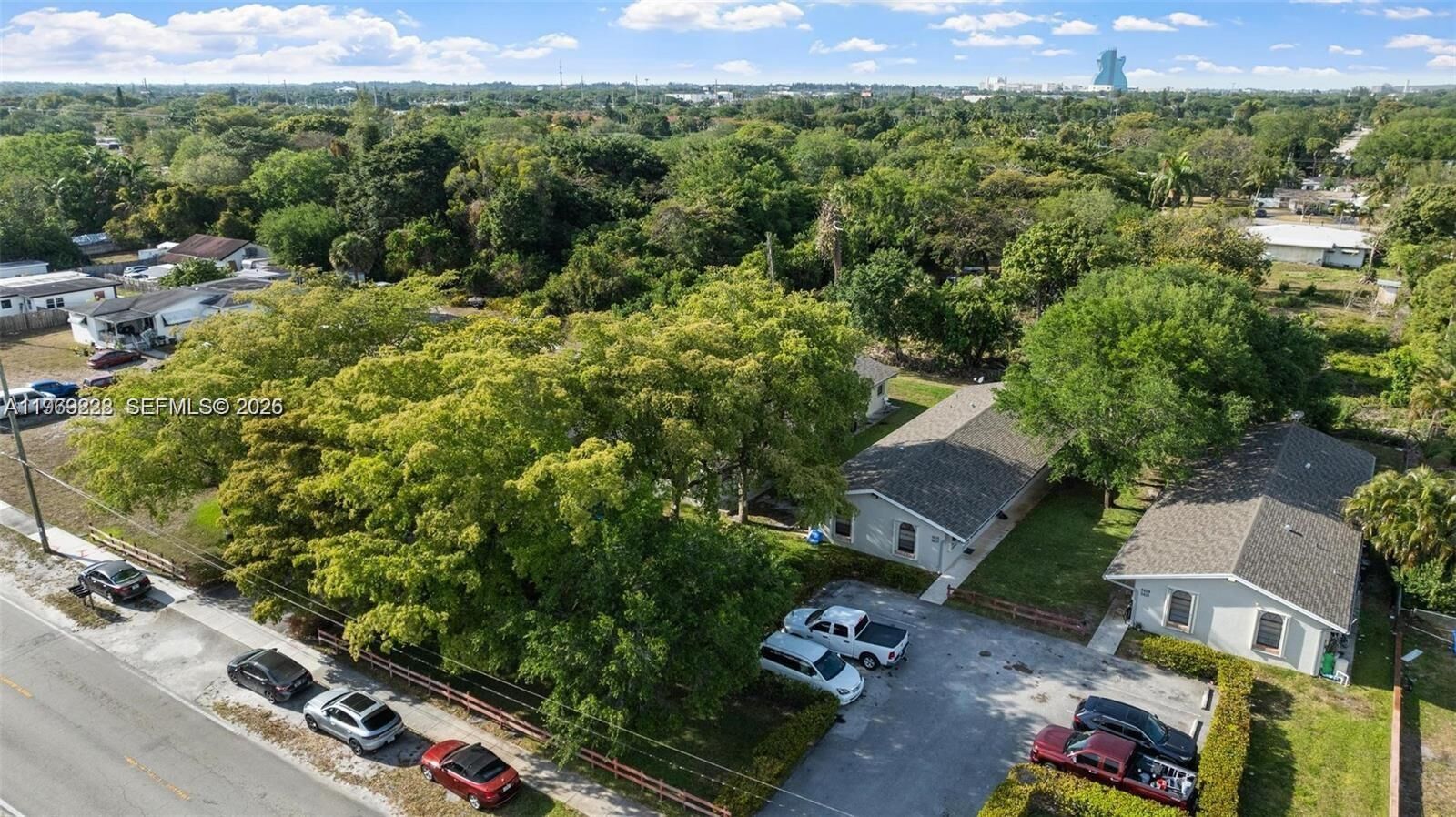 Property Photo:  5651 Taft St 5651  FL 33021 