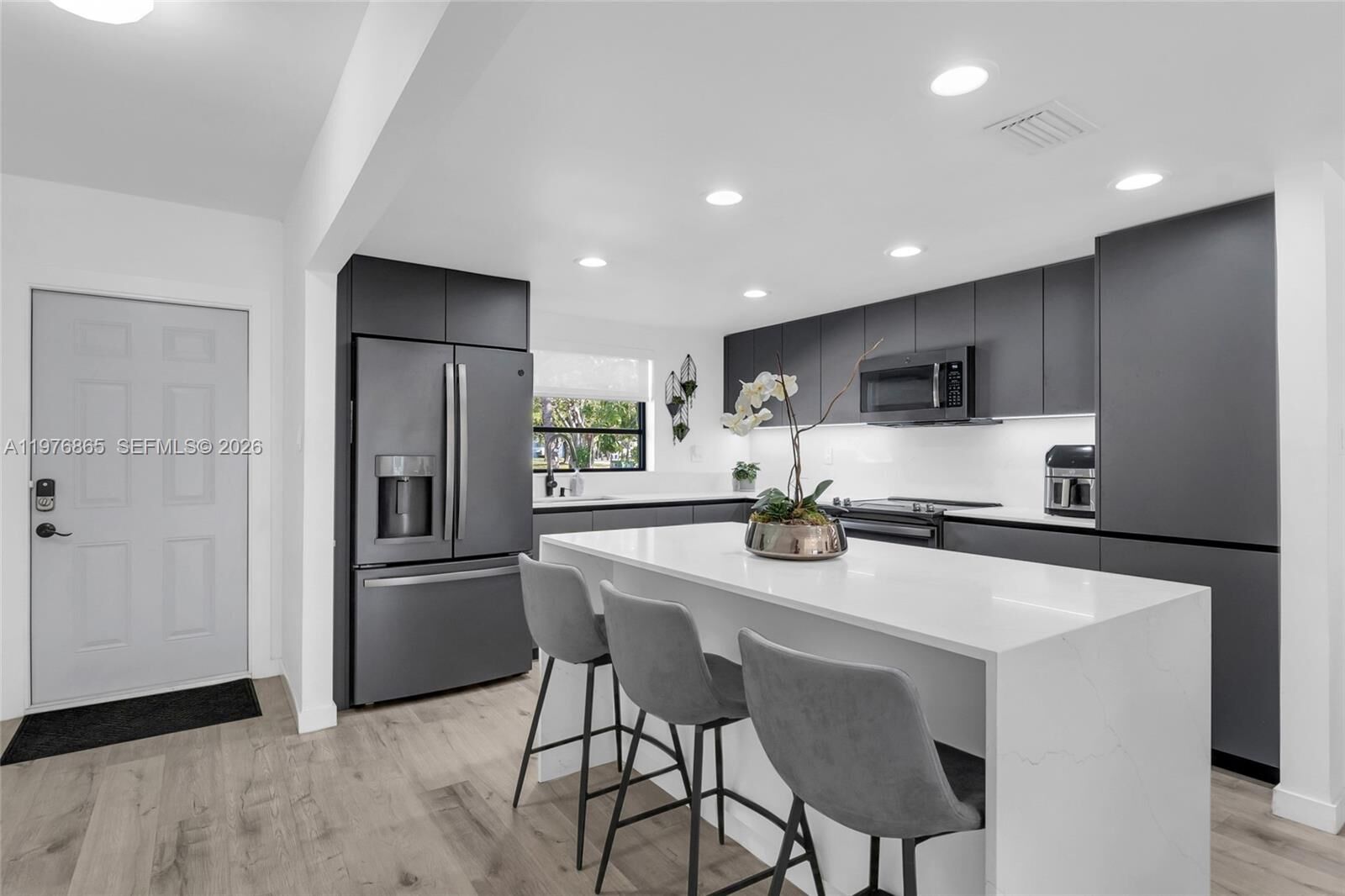 Property Photo: 2172 NE 171st St FL 33162