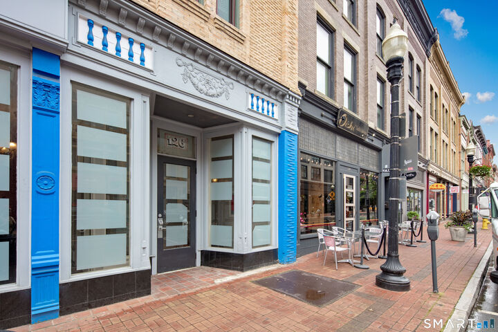 Property Photo:  126 Washington Street Apt 304  CT 06854 