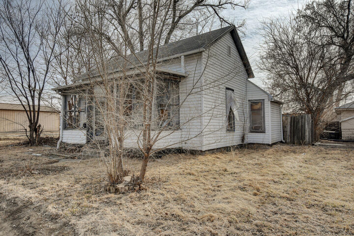 Property Photo:  1121 Avenue B  IA 51501 