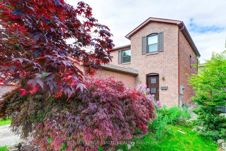 Property Photo: 172 Radford Drive ON L1T 2C2