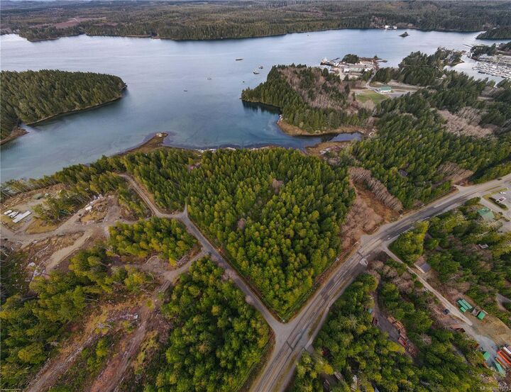 Property Photo: 230 Minato Rd BC V0R 3A0