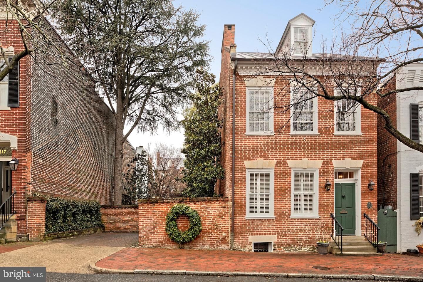 Property Photo:  113-115 Lee Street S  VA 22314 