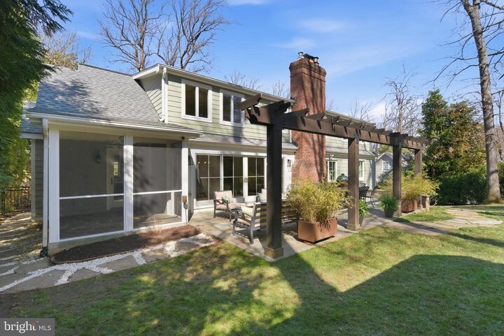 Property Photo:  5148 37th Street N  VA 22207 