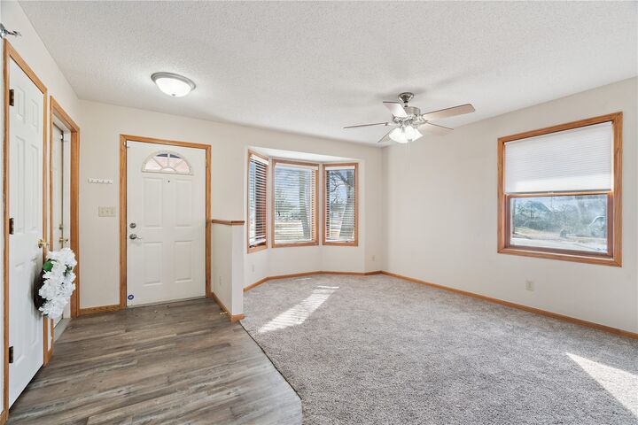 Property Photo:  140 35th St Drive SE 1  IA 52403 