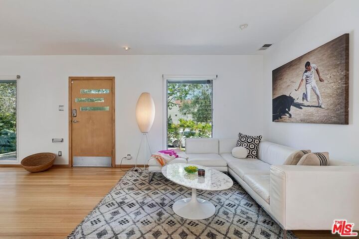 Property Photo:  9004 Ashcroft Ave  CA 90048 