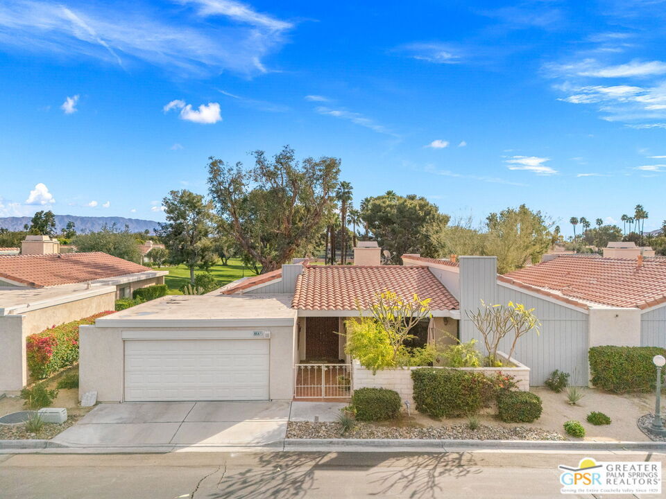 Property Photo:  39587 Bedford Dr  CA 92270 