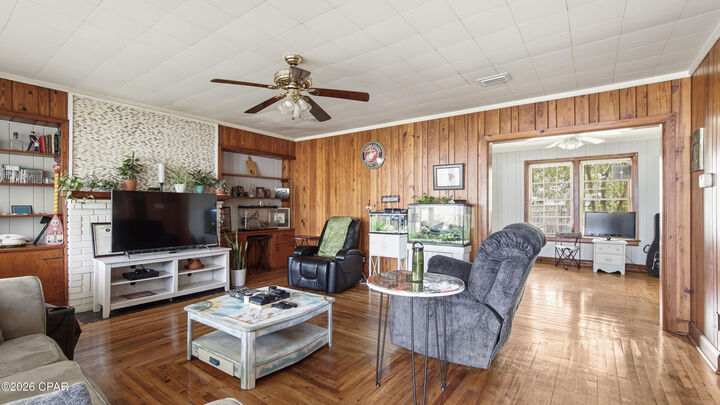 Property Photo:  304 Allen Avenue  FL 32401 