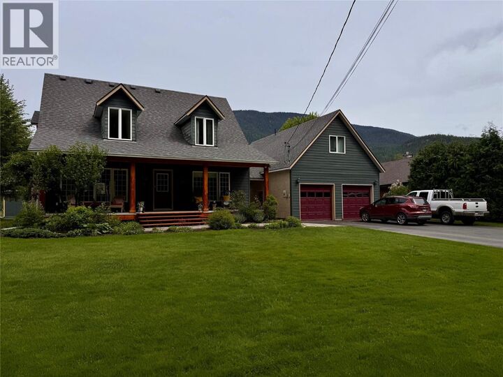 Photo de la propriété:  1820 Illecillewaet Road  BC V0E 2S0 
