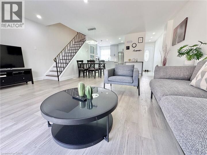 Property Photo:  138 Jansen Avenue  ON N2A 2L7 