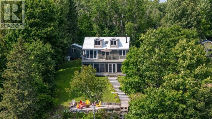 Property Photo: 16 Golden Horseshoe Lane ON P0G 1G0