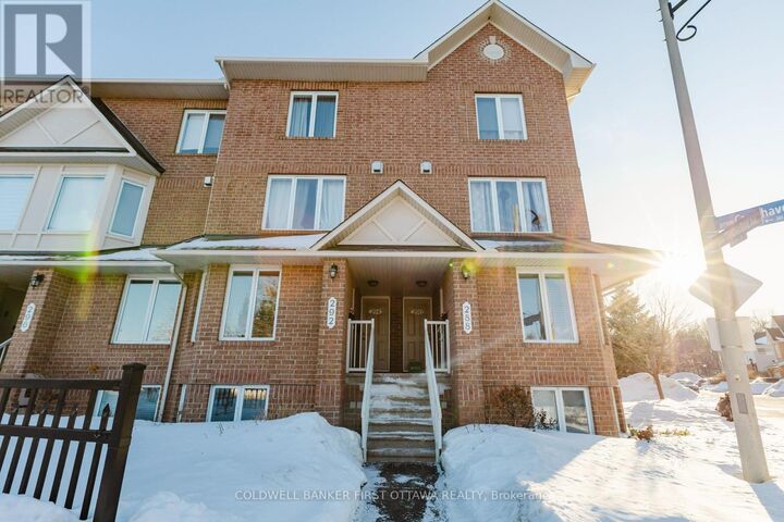 Property Photo:  292 Cresthaven Drive  ON K2G 6W4 