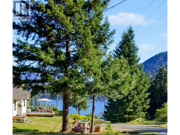 Property Photo: 2829 Marine Drive BC V0E 1H1