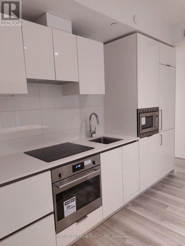 Property Photo:  121 St Patrick Street 512  ON M5T 1T4 