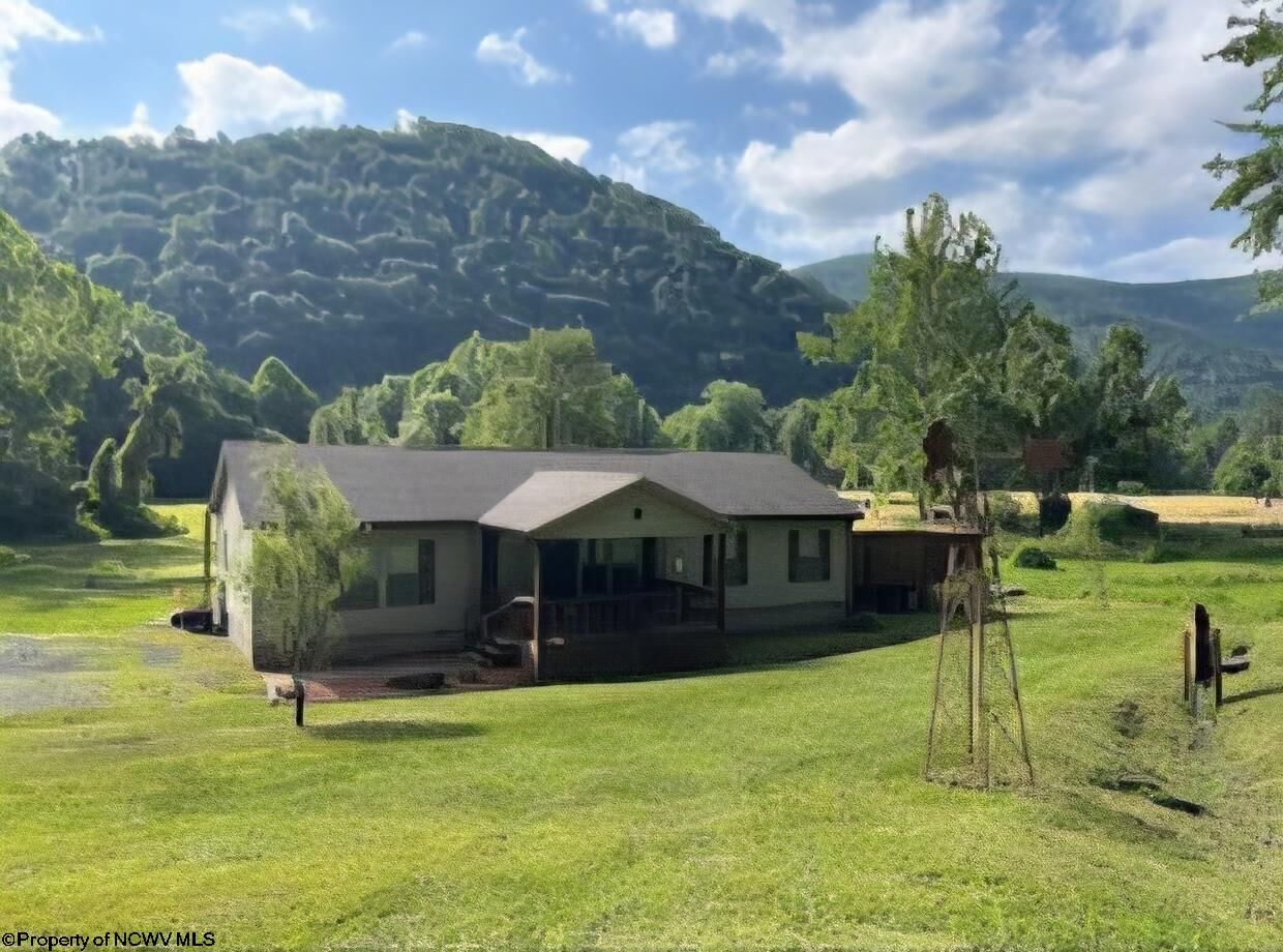 Property Photo:  8 Old Hannahsville Lane  WV 26287 