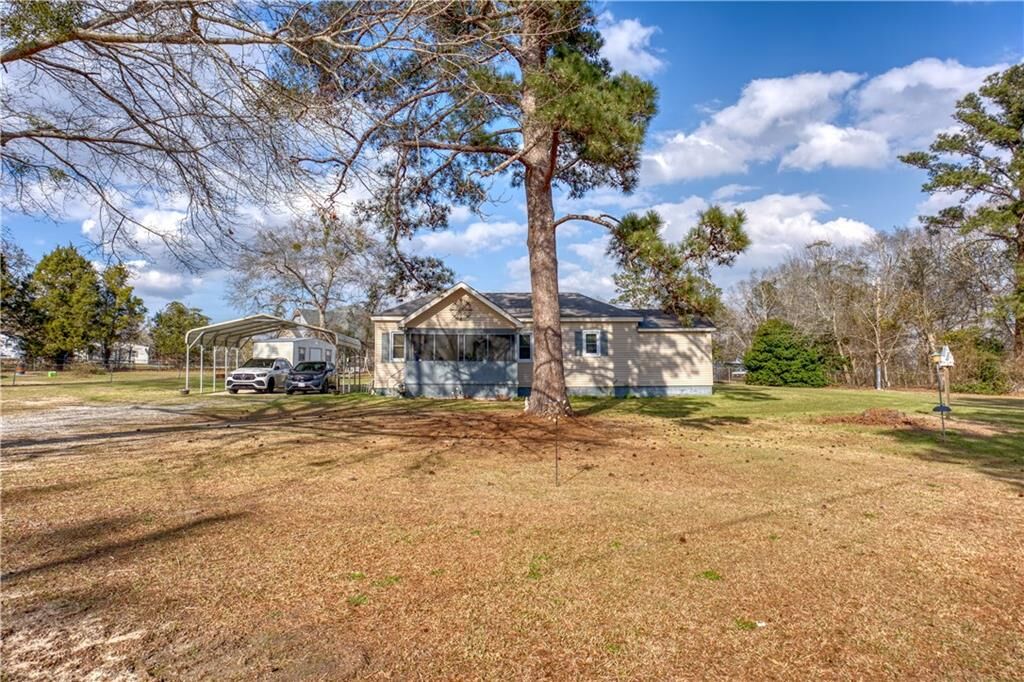 Property Photo:  595 Lee Road 234  AL 36870 