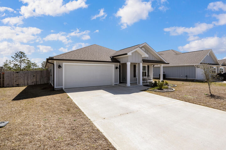 Property Photo:  848 Otto Loop  FL 32539 