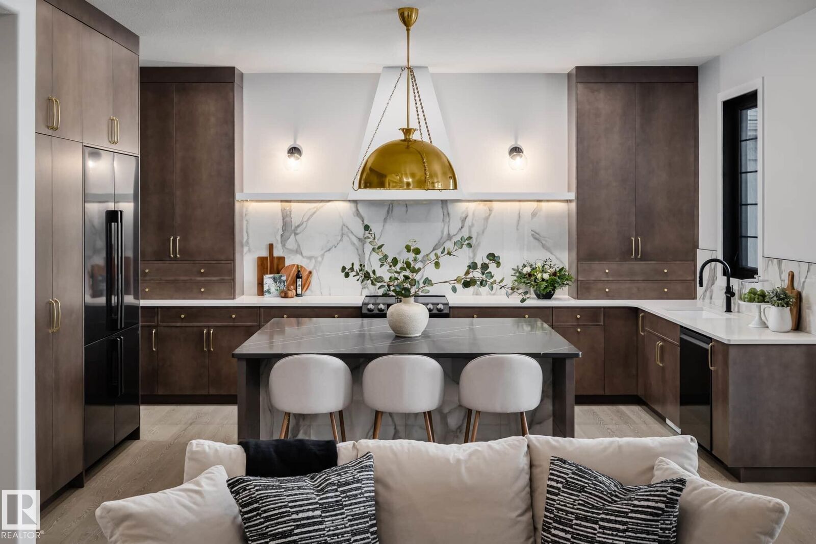 Property Photo: 4638 Chegwin Wynd SW AB T6W 4A8