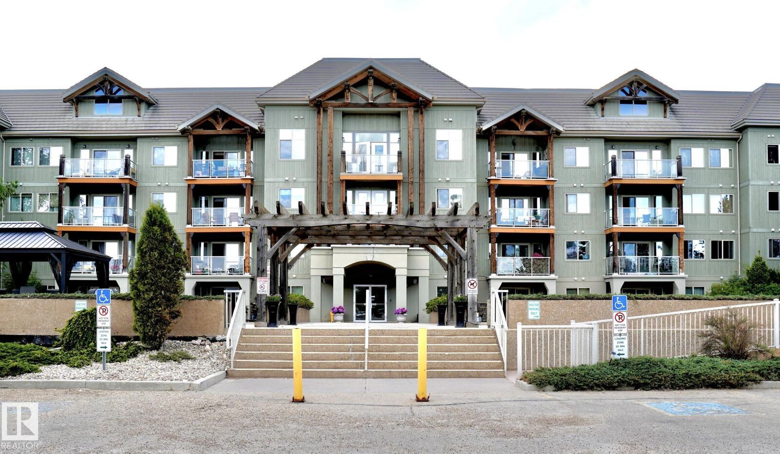 Property Photo: 278 Suder Greens Drive NW 237 AB T5T 6V6