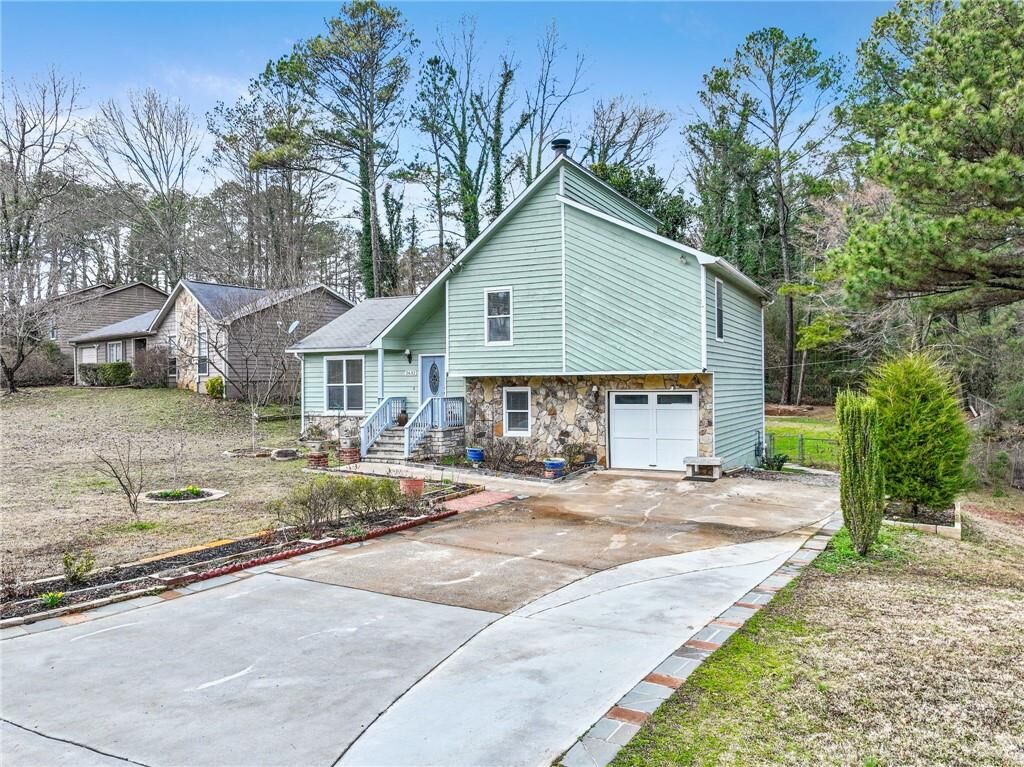 Property Photo:  2632 Castlerock Drive  GA 30096 