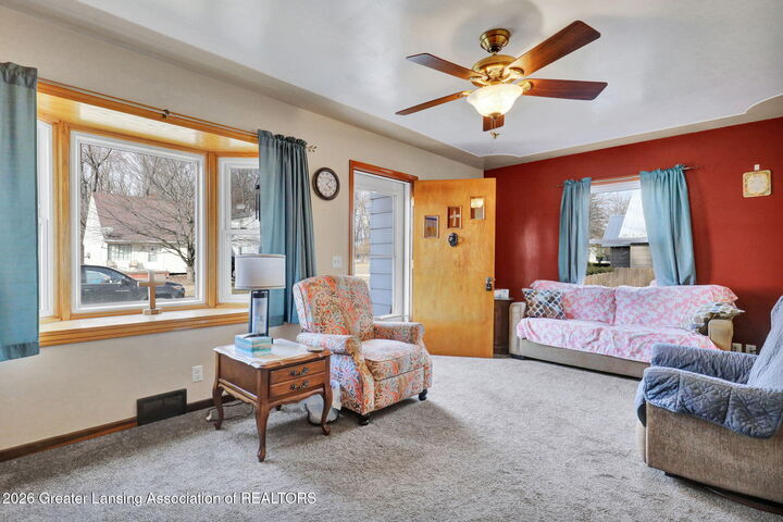 Property Photo:  725 Dunlap Street  MI 48910 