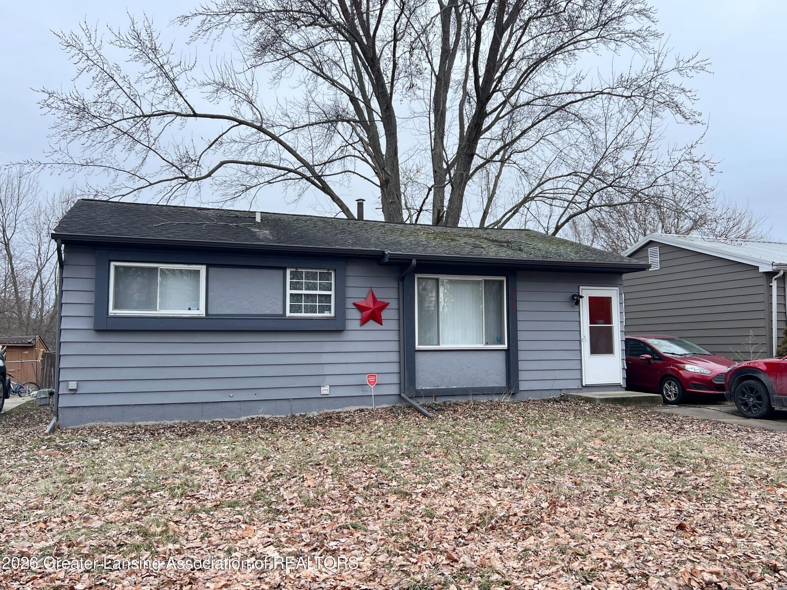Property Photo:  4113 Heathgate Drive  MI 48911 