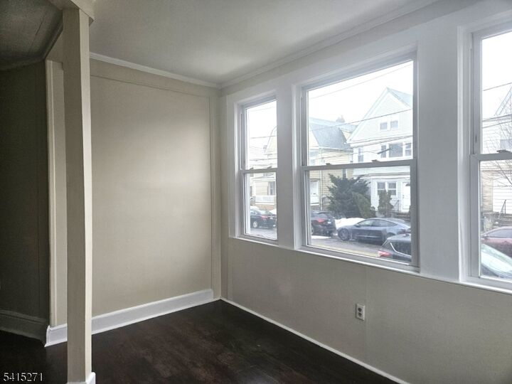 Property Photo:  33 Elmwood Pl 5  NJ 07208 