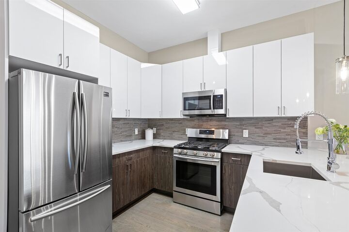 Property Photo:  313 Pine St 305  NJ 07304 