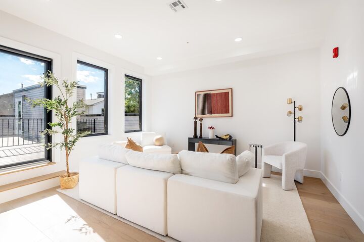 Property Photo: 17 Leonard St 3 NJ 07307