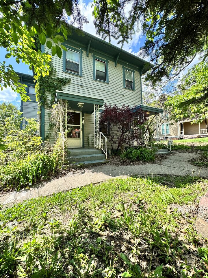Property Photo:  732 19th Street  IA 50314 