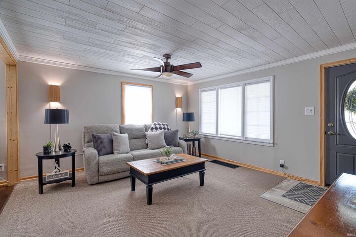 Property Photo:  220 S Tekoppel Avenue  IN 47712 