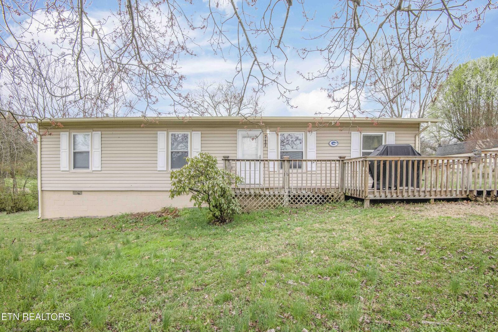 Property Photo:  717 Bernard Ave  TN 37854 