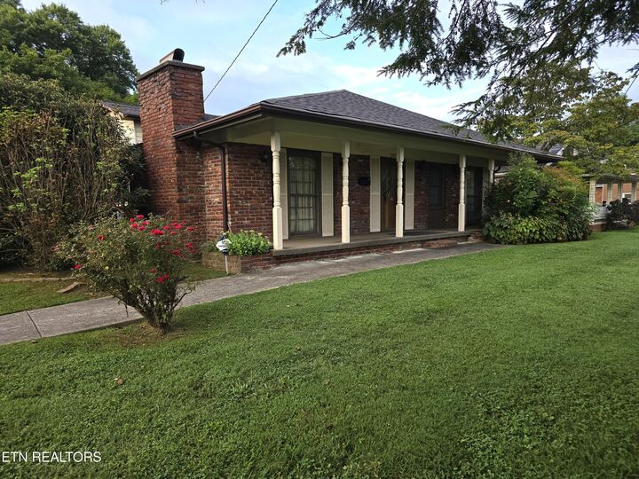 Property Photo:  1203 Winchester Ave  KY 40965 