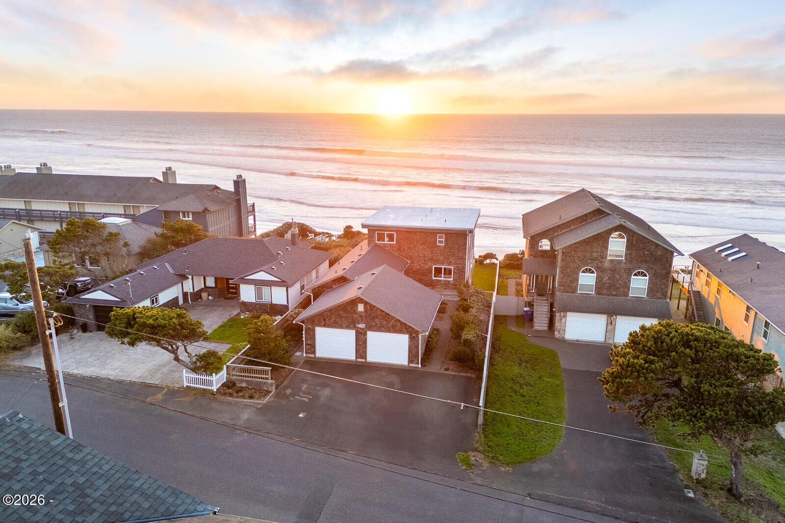 Property Photo:  2151 NW Inlet Avenue  OR 97367 