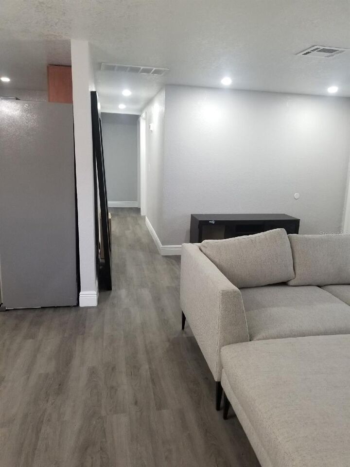 Property Photo:  721 Foster Avenue  FL 34787 