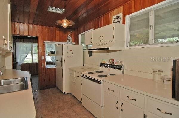 Property Photo:  919 47th Street  FL 34234 