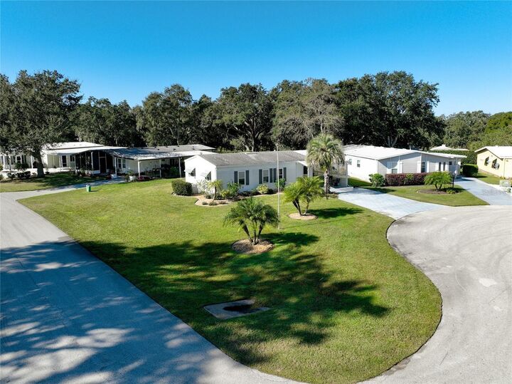 Property Photo:  25125 Bellevue  FL 34748 