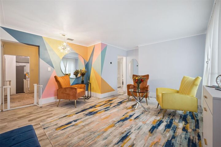 Property Photo: 212 S Glenwood Avenue FL 32803