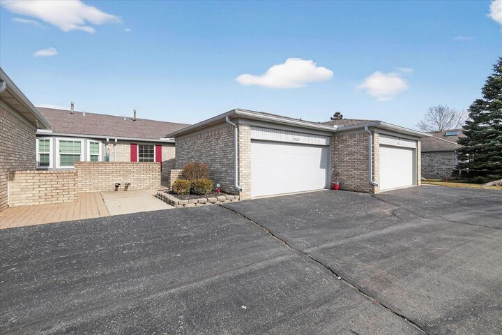 Property Photo:  48564 Hudson Bay Court  MI 48315 