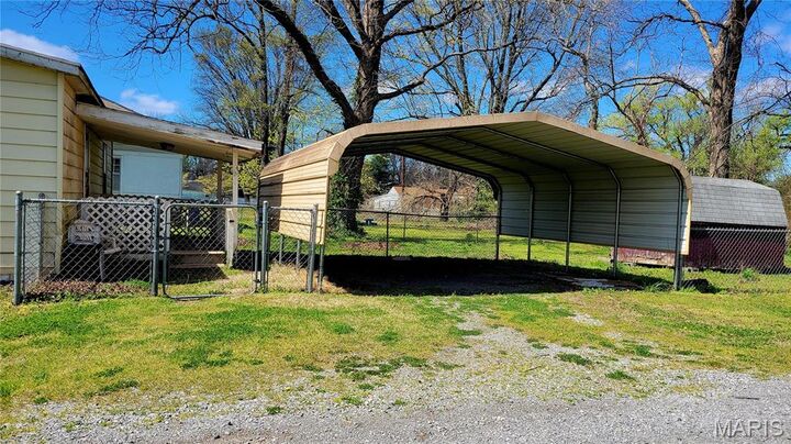 Property Photo:  308 W Cleveland  MO 63834 