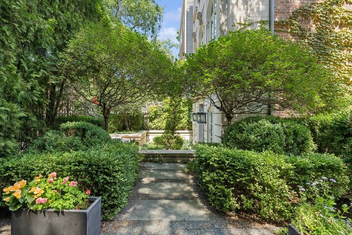 Property Photo:  1755 N Mohawk Street  IL 60614 