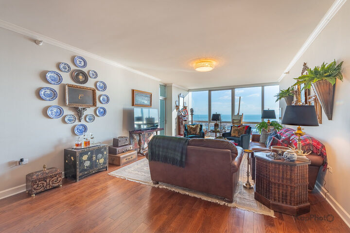 Property Photo: 1629 S Prairie Avenue 2502 IL 60616