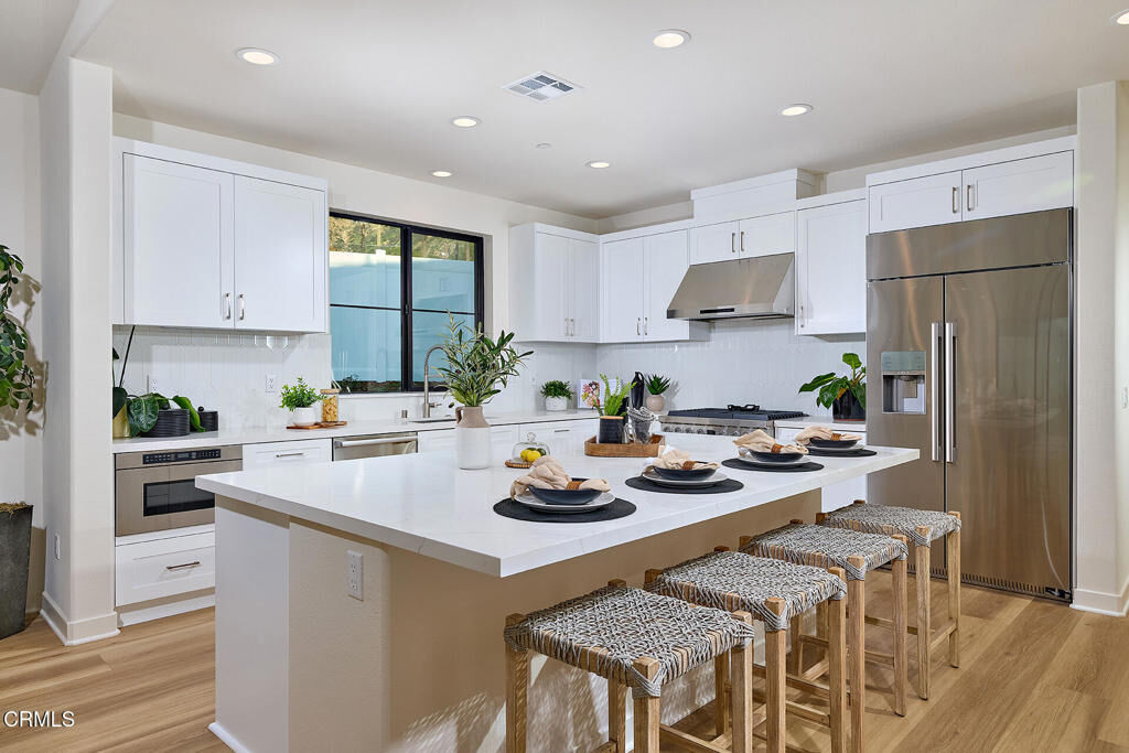 Property Photo:  3245 Arrowhead Court  CA 91001 