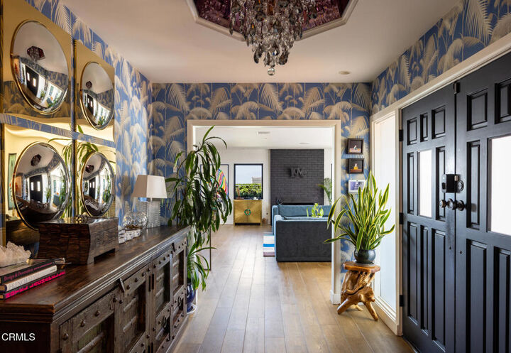 Property Photo:  14593 Deervale Place  CA 91403 