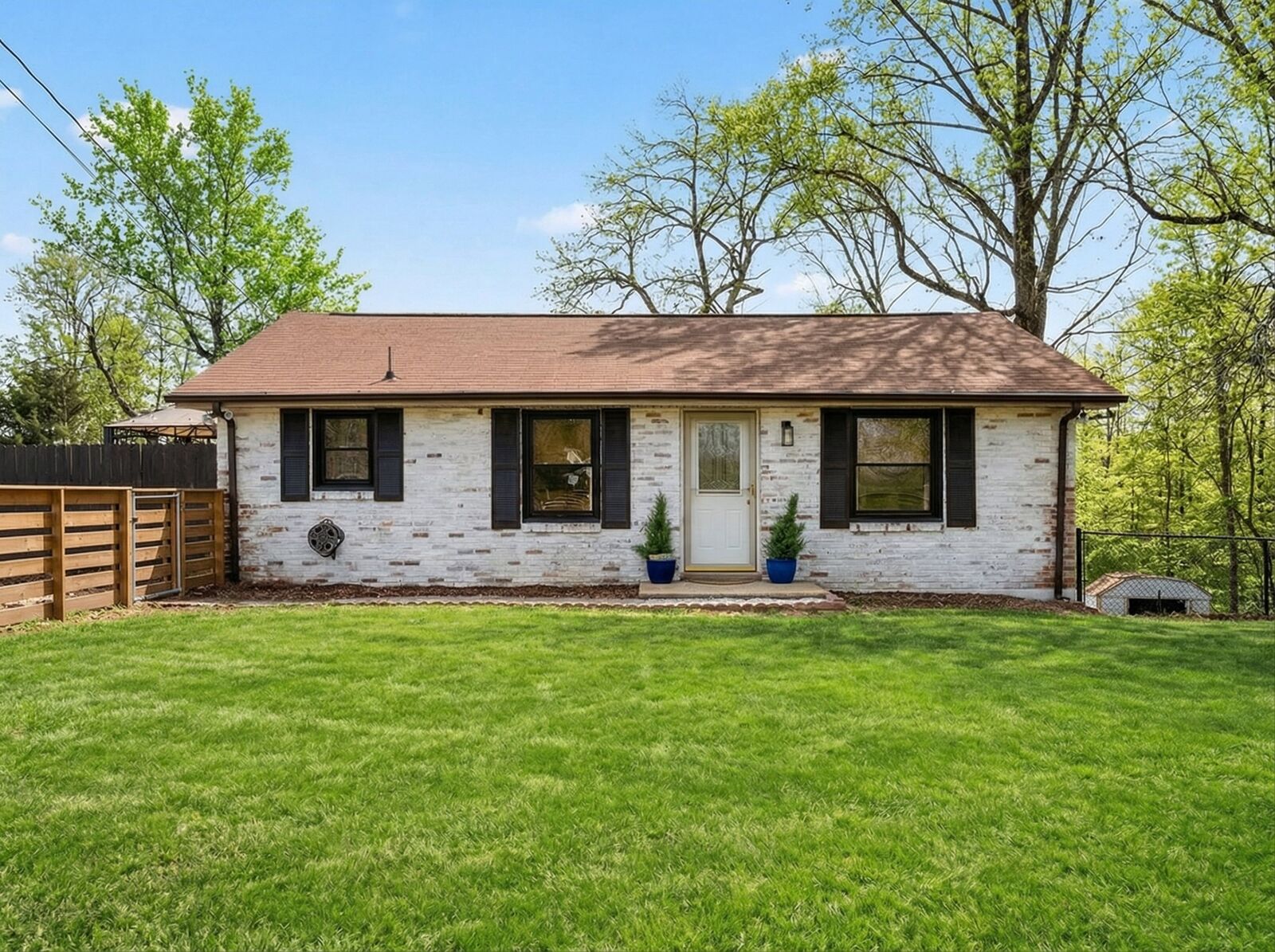Property Photo: 4603 Grays Point Rd TN 37080