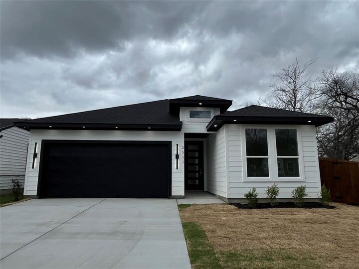 Property Photo:  2511 Lea Crest Drive  TX 75216 