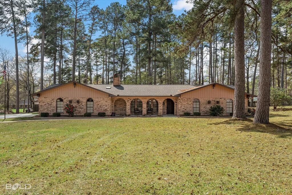 Property Photo:  6831 North Park Lane  LA 71107 