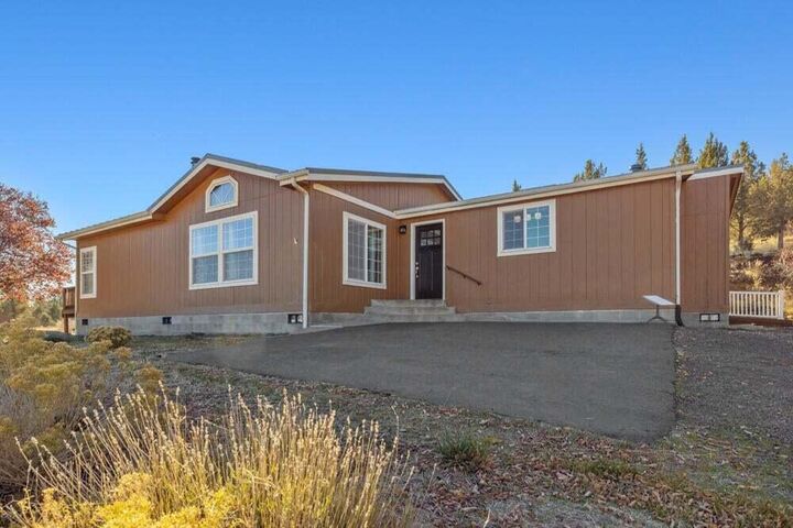 Property Photo:  17550 S Poe Valley Road  OR 97603 